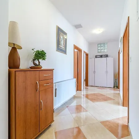Barbara Guest house